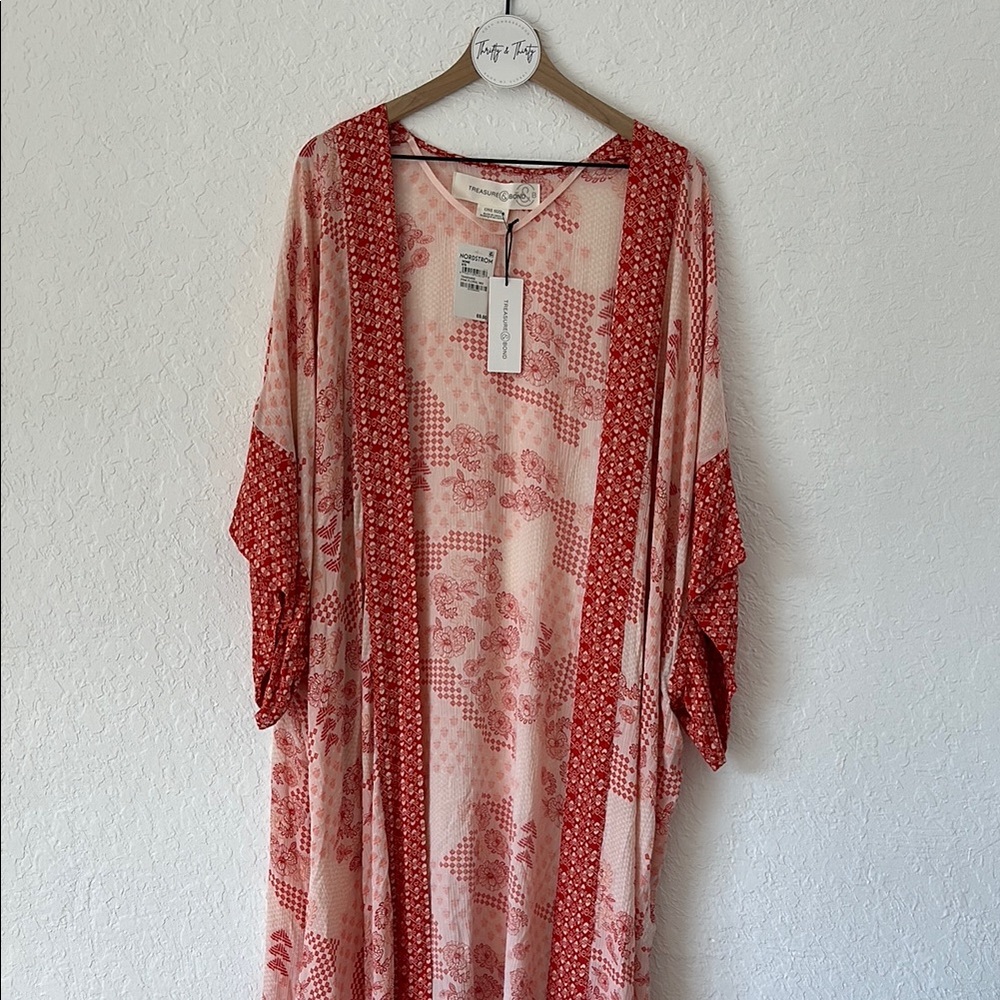 Treasure & Bond Pink and Red Floral Patterned Kimono